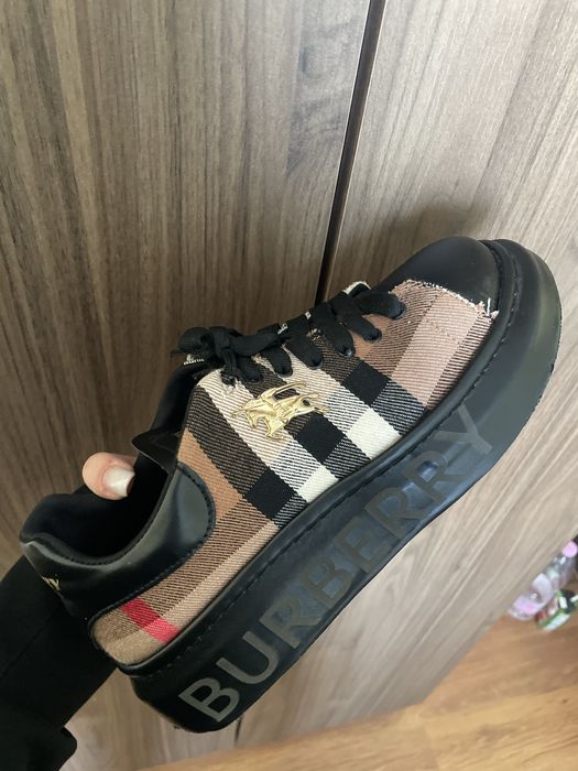 Обувки Burberry