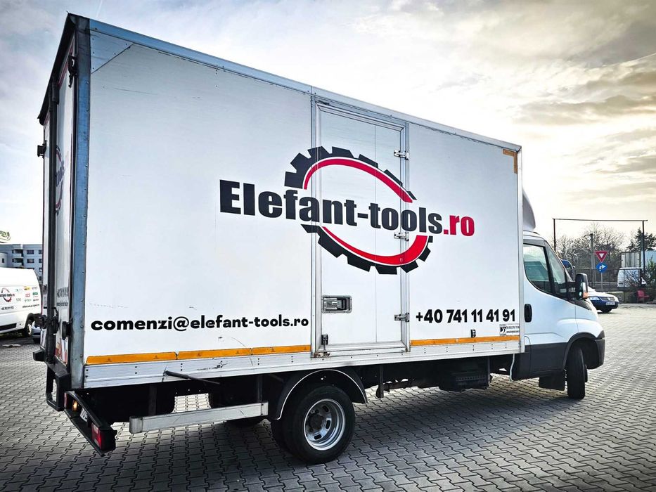 Masina Iveco Daily Box