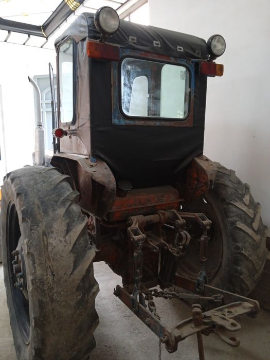 Traktor T 28 sotiladi