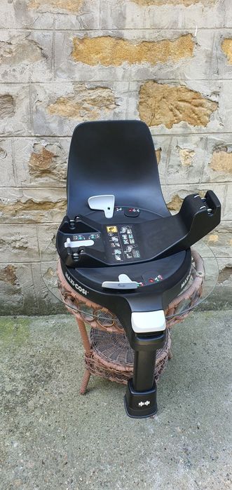 Maxi Cosi Coral 360 + база Family Fix 360