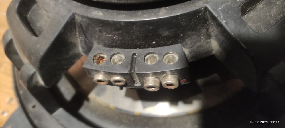 Динамик для сабвуфера