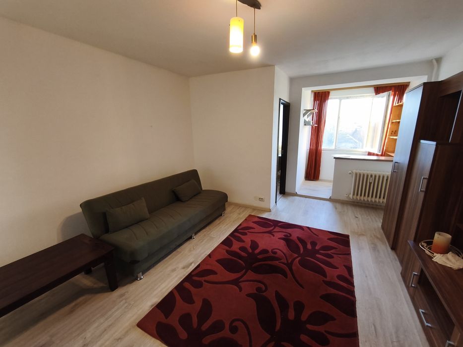 Închiriez garsonieră