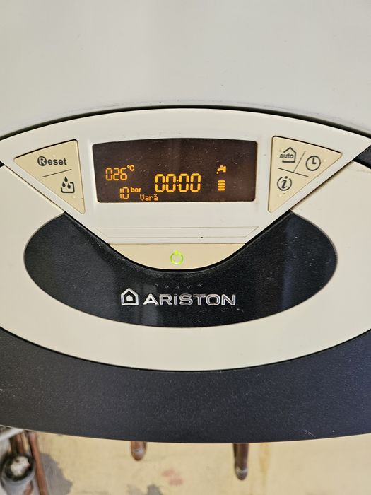 Centrală Ariston Hs Premium24 și Ariston Genus 28kw