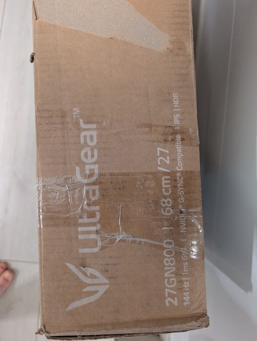 Monitor 27" LG UltraGear 27GN800 în stare ideală.