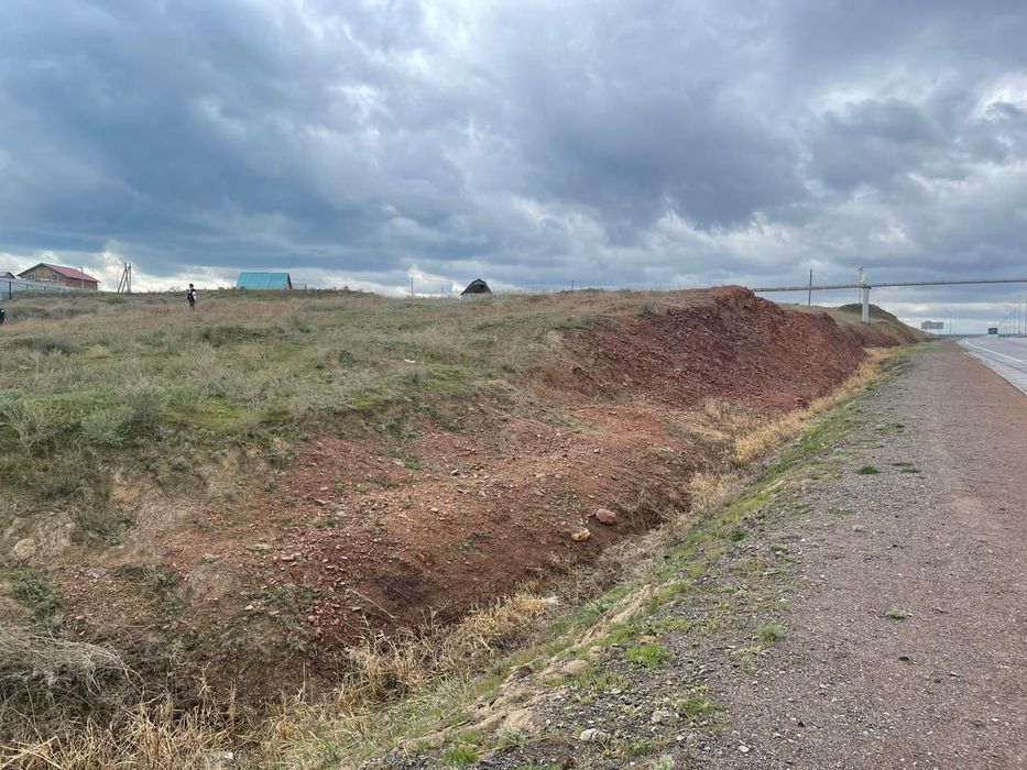 Продам участок вдоль трассы