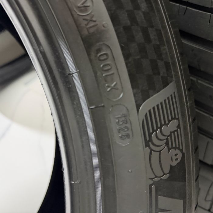 265/45/21 Michelin