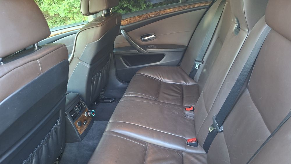 Bmw e60 520d edition exclusive.  Automată 177cp euro5