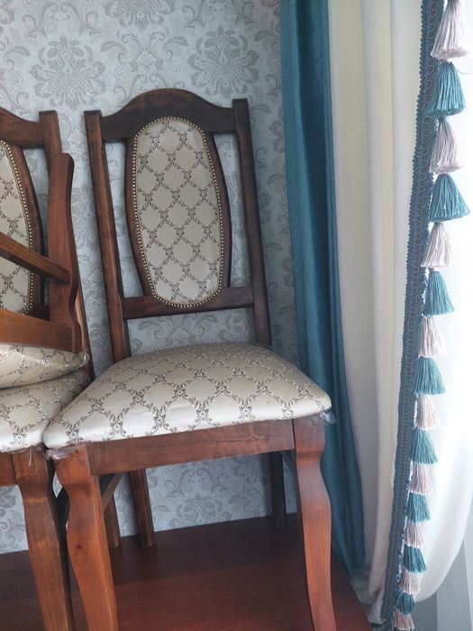 Продам стол и стулья