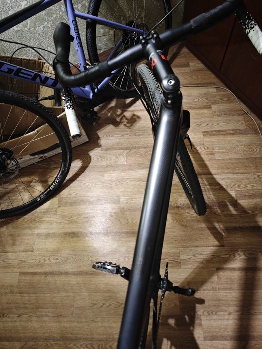 Велосипед циклокрос carbon