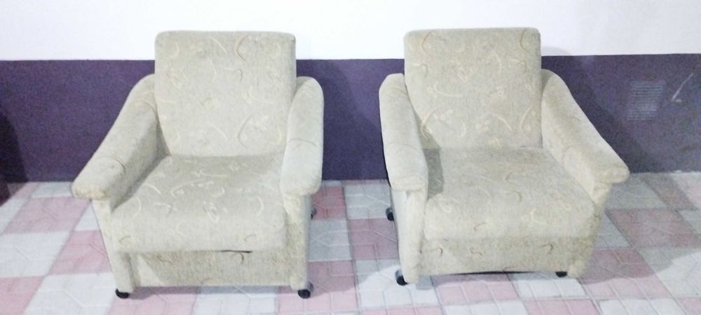 Кресло две штуки