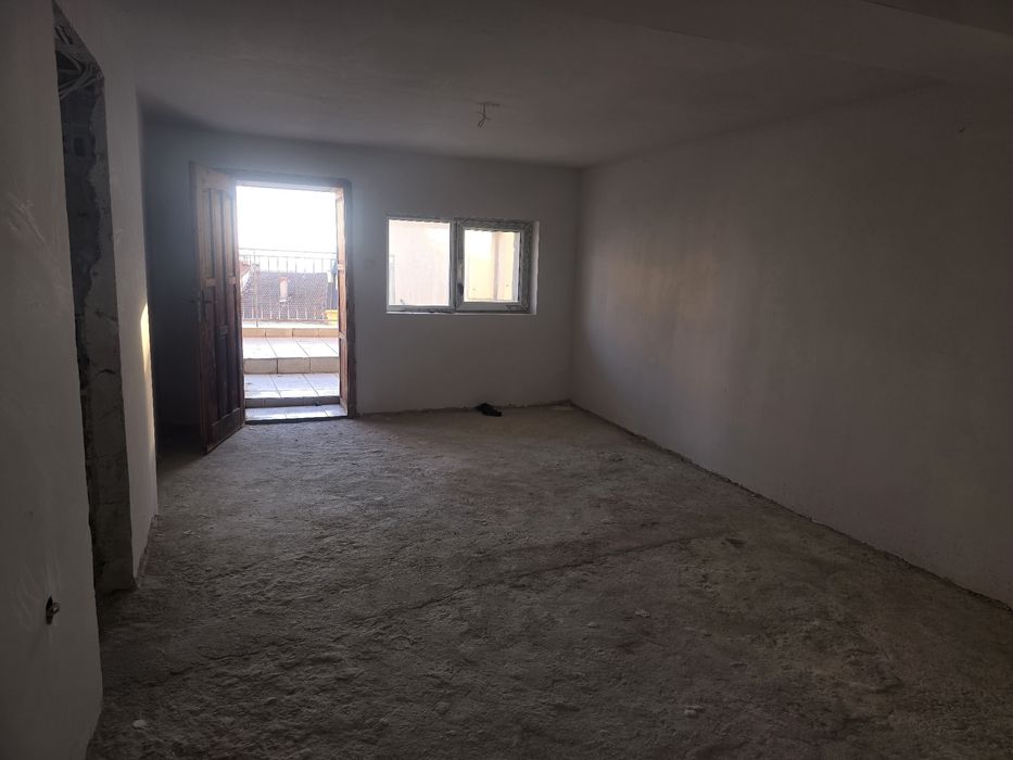 Продава се Четиристаен апартамент в Поморие - 130 кв.м за 538 €/кв.м - Снимка #2