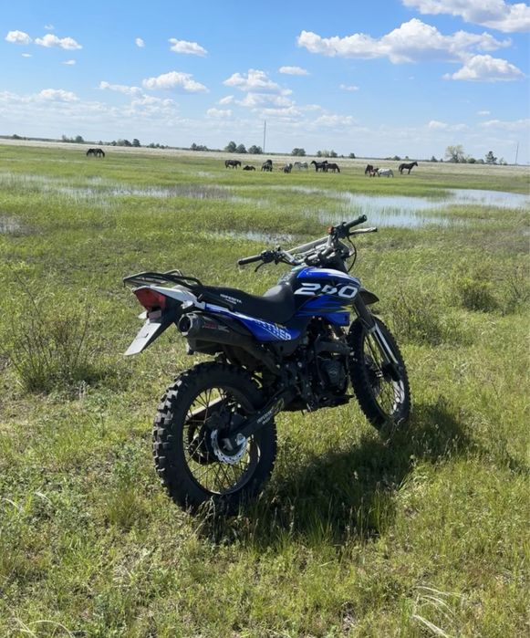 Мотоцикл эндура кроссовый