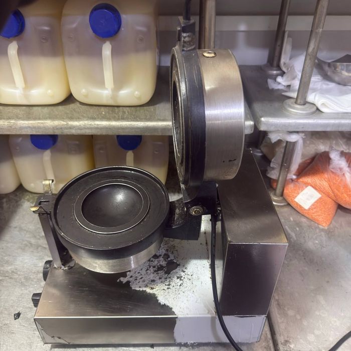 Срочно продам аппарат для бургеров