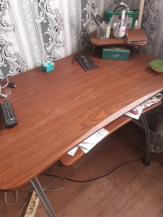Продам компьютерный столик