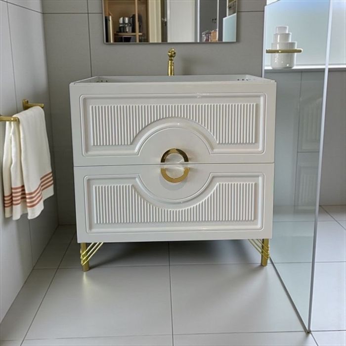 Тумба с раквина