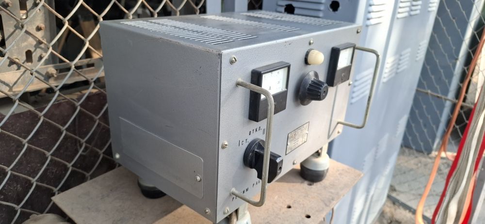 Зарядка для автомобиля. Для Аккумулятор НОВАЯ