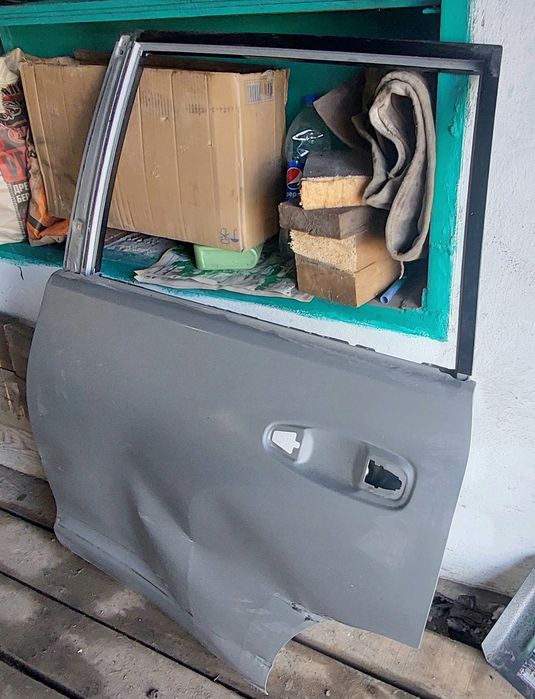 Продам двери левая сторона Прадо 150