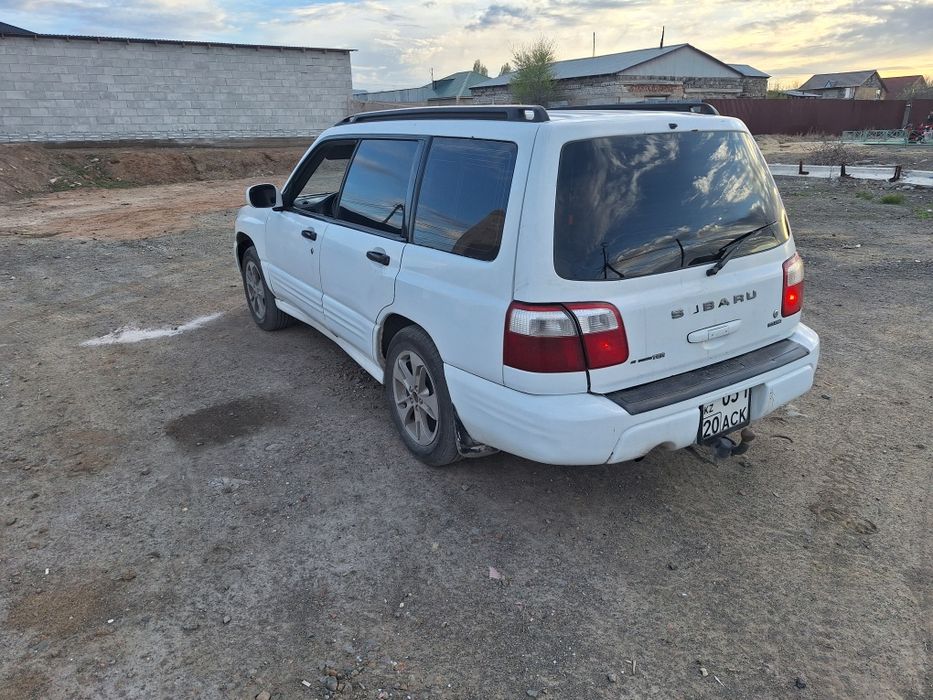 Субару форестер .