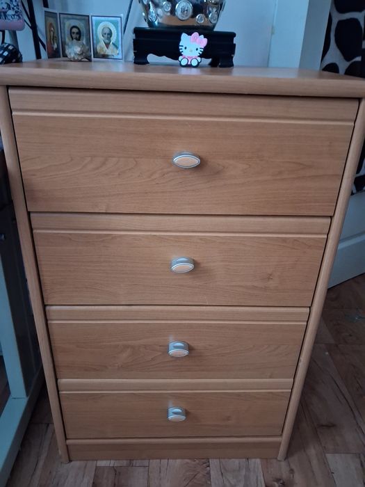 Продам Шкаф  и комод