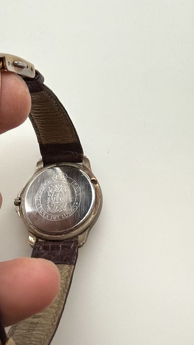 Продам часы, цена 3000 за штуку