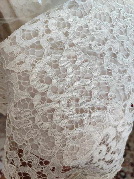 нарядное платье цвета айвори