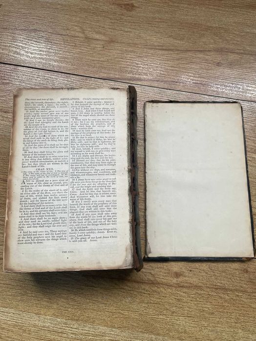 Victorian Holy Bible , Biblia veche, limba engleza, 1834 , 20x13x6 cm