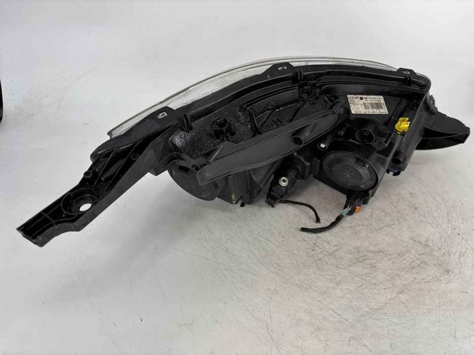 Far stanga/dreapta Peugoet 2008 an 2014