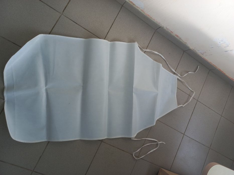 ГУМИРАНИ и водоустойчиви дълги престилки за мокри помещения