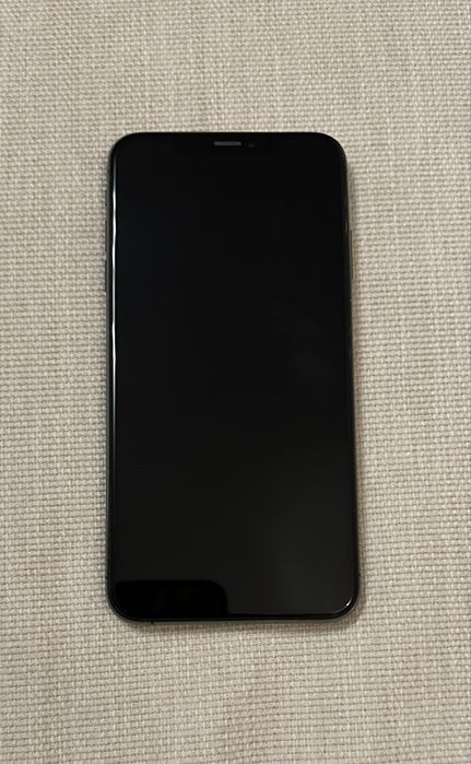 iPhone Xs Max изключително запазен