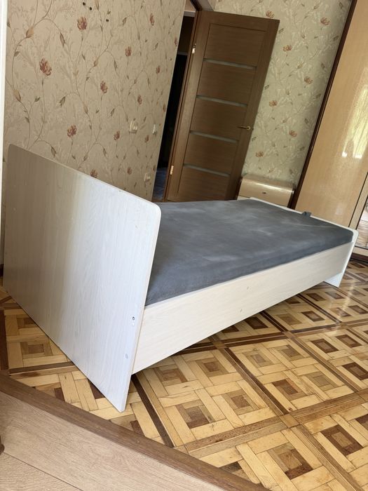 Кровать односпальная б/У
