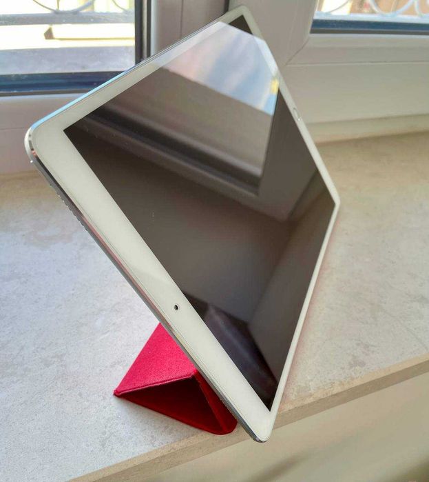 iPad Pro 10.5-inch (модел 2017), 64GB, Wi-Fi версия.