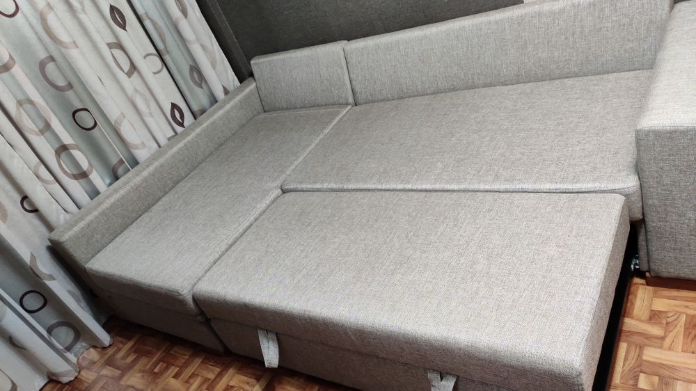 Стильный, большой, раскладной диван из трёх модулей. Б. У.