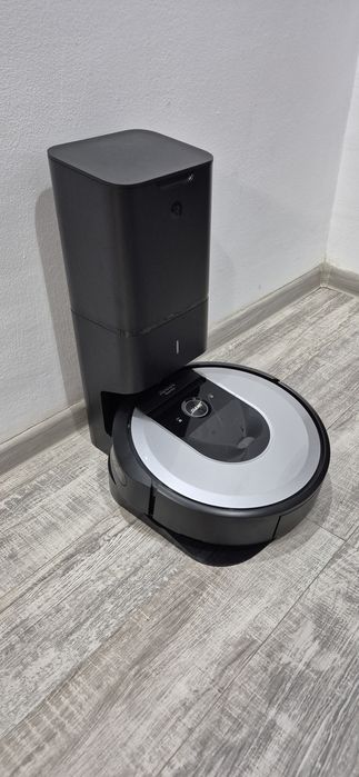 Robot aspirator iRobot Roomba i7+