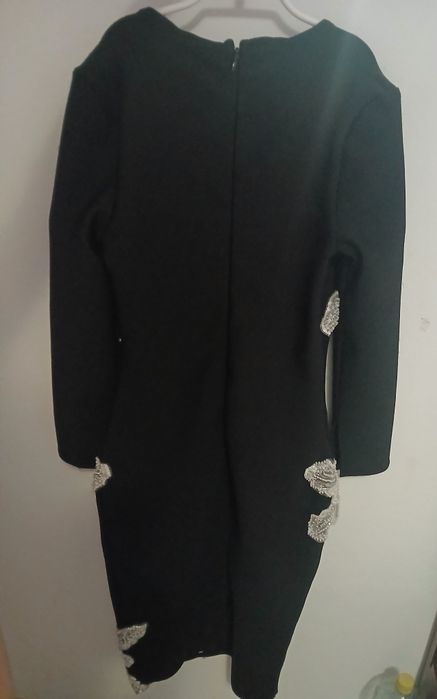 Vând rochie model nou