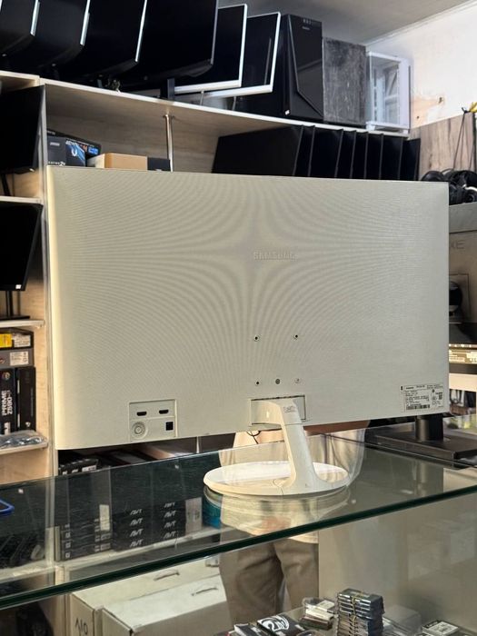 Samsung 32" 60hz FLAT  
Holati yaxshi