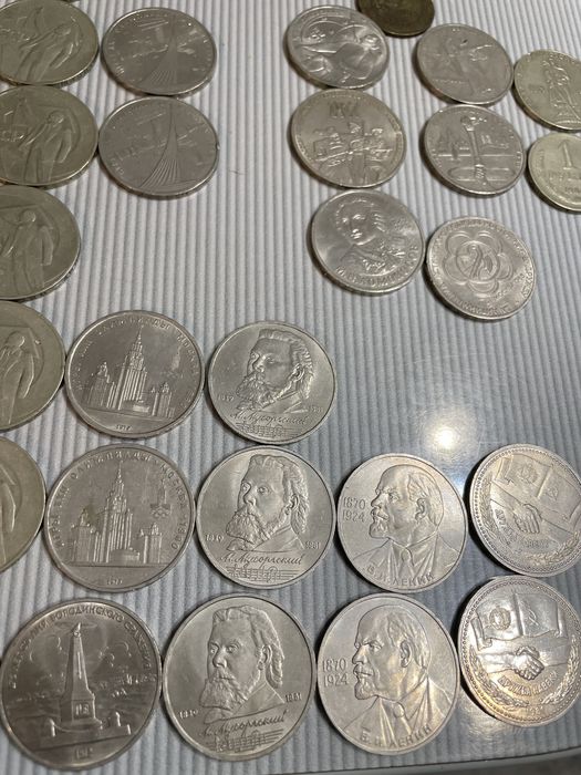 Продам коллекционные монеты