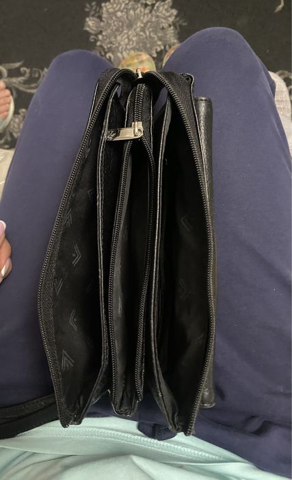 Продам кожанную барсетку