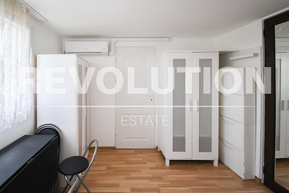 Двустаен апартамент в ж.к. Симеоново .