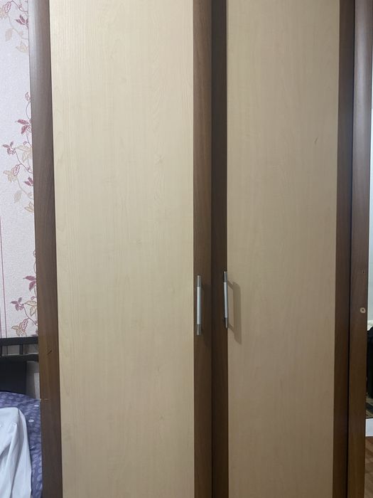 Большой шкаф  с зерколом