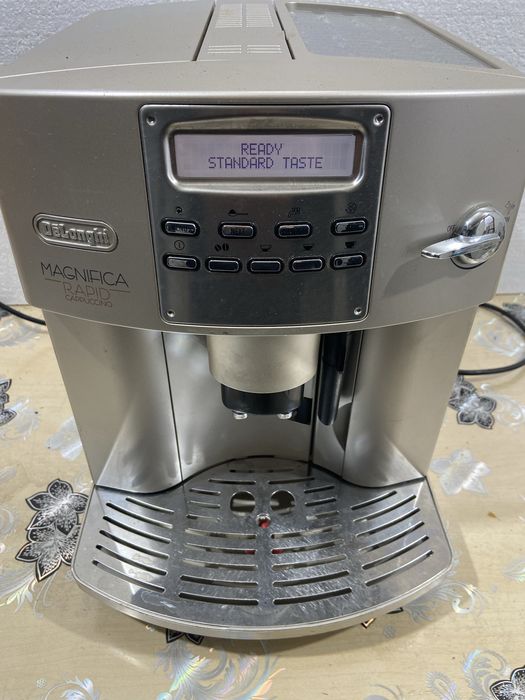 Espresor cafea Delonghi magnifica rapid capucino