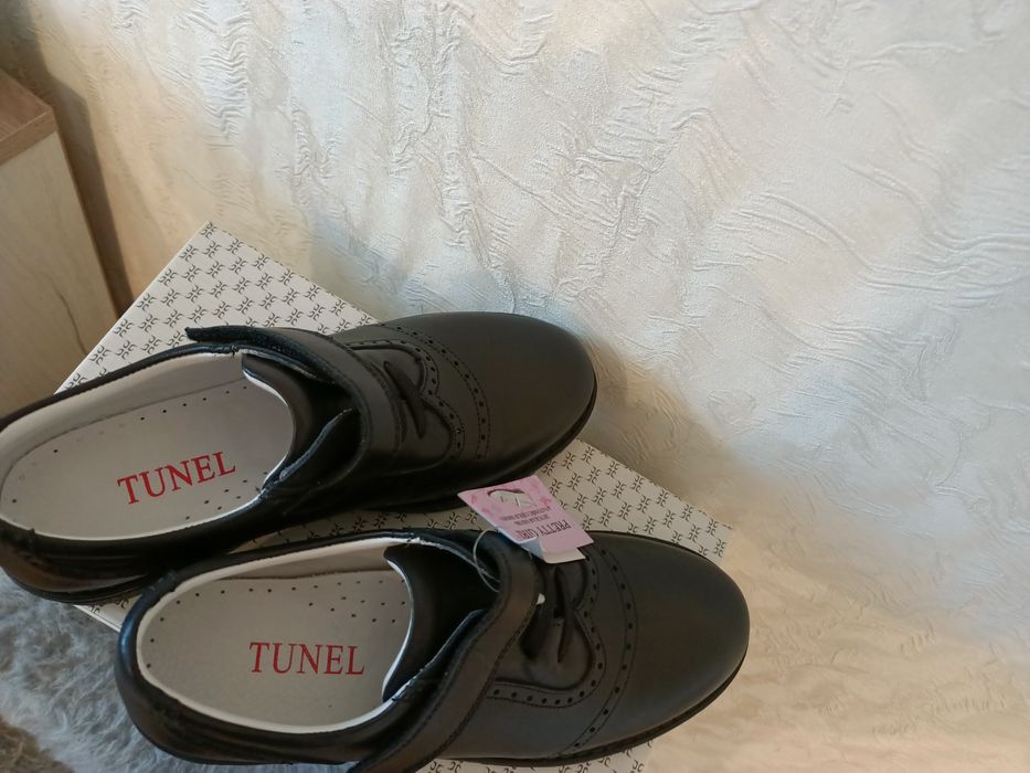 Продам туфли на мальчика 35р.