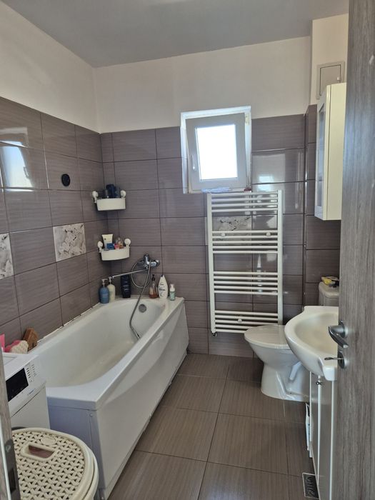 Casa tip duplex 3 camere+mansarda/mobilată și utilata