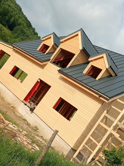 Vând case pe structură metalică modulare