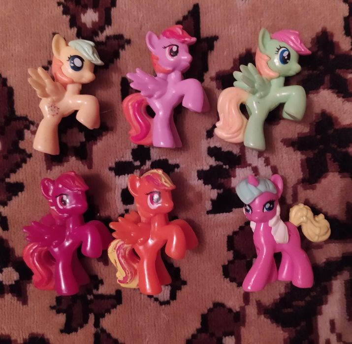 Продам   маленьких и средних пони