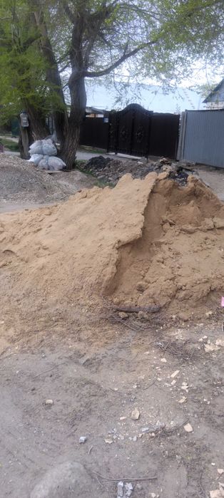 Отдам песок щебень самовывоз