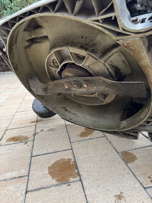 Honda Masina iarba  profesionala tractiune