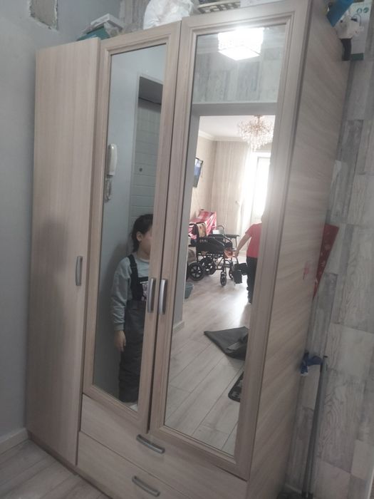 Продам шкаф  3х дверный