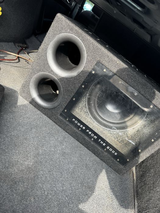 Vand subwoofer Hifonics. 1400W 500rms. 4 ohmi Magnat, Crunch, Blaupunckt Boss.