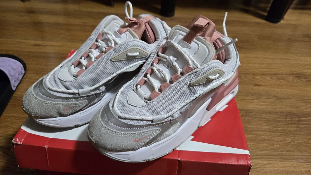 Дамски маратонки Nike furyosa