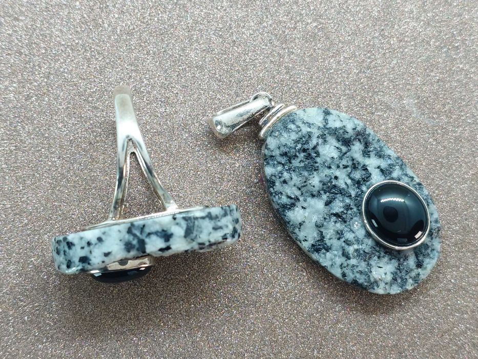 Set inel + pandantiv din argint cu piatră alb-negru și onix